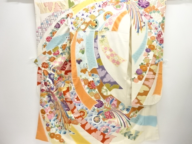 アンティーク　尾長鳥に花古典柄刺繍振袖